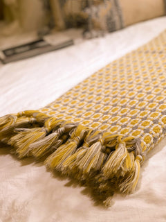 Cozy Tassel Pattern Throw Blanket